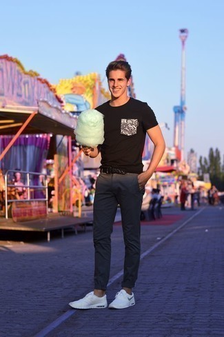 С чем носить черно-белый плетеный ремень мужчине