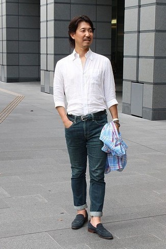 С чем носить черно-белый плетеный ремень мужчине