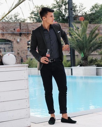 С чем носить черно-белый плетеный ремень из плотной ткани мужчине