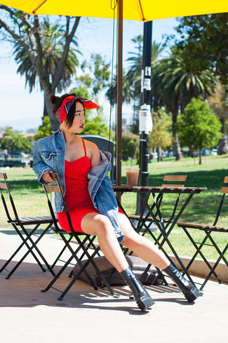 Какие джинсовые куртки носить с черными ботильонами