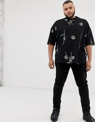 Как носить черные кроссовки с черными джинсами мужчине