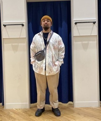 Какие брюки чинос носить с черными кроссовками