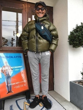 Какие куртки-пуховики носить с черными кроссовками мужчине