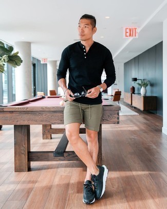 Какие шорты носить с черными кроссовками мужчине