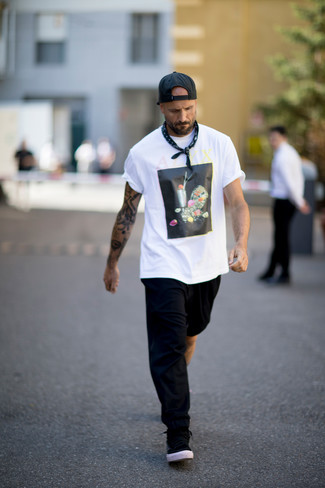 С чем носить черную бандану мужчине