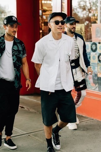 С чем носить черную бейсболку мужчине