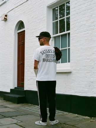 С чем носить черную бейсболку мужчине