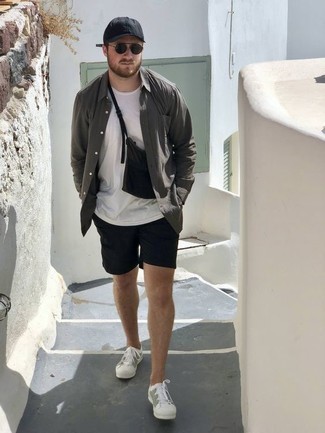 С чем носить черную бейсболку мужчине