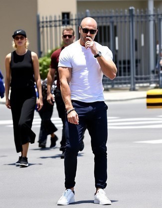 С чем носить черный браслет из бисера мужчине