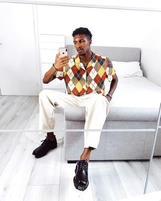 С чем носить черный браслет из бисера мужчине