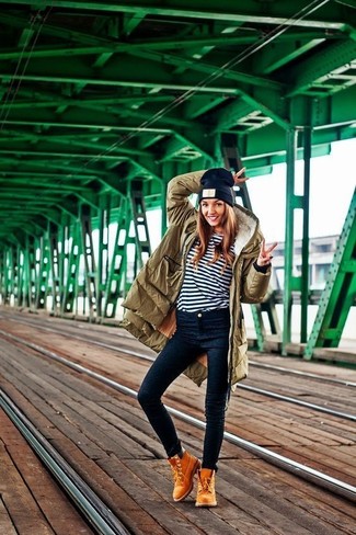 С чем носить черную шапку женщине