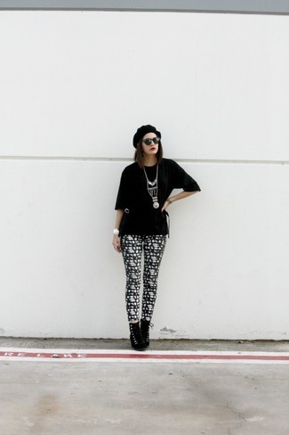 С чем носить черный берет