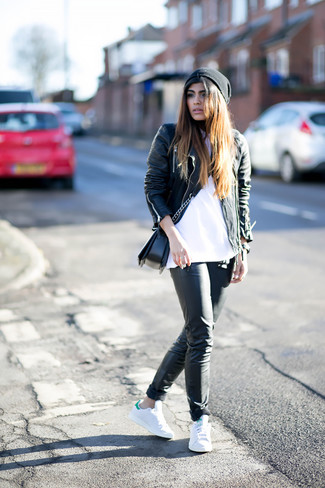 Какие кроссовки носить с черной косухой женщине