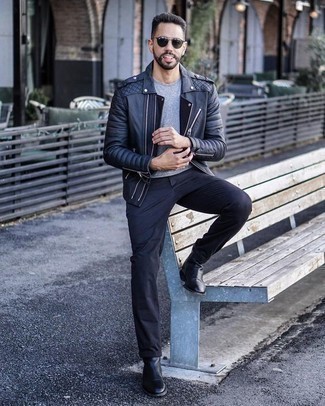 Как носить черную косуху с черными брюками чинос