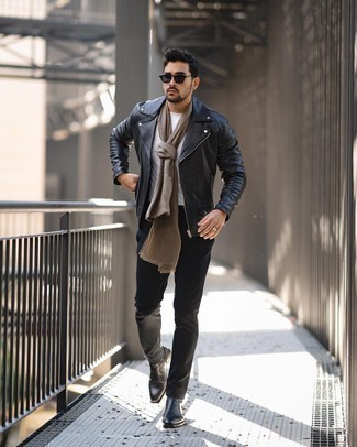 Как носить черную косуху с черными брюками чинос