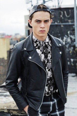 Как носить черную косуху с черными классическими брюками мужчине