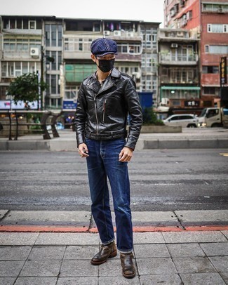 Как носить черную косуху с синими джинсами мужчине