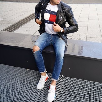 Как носить черную косуху с синими джинсами мужчине