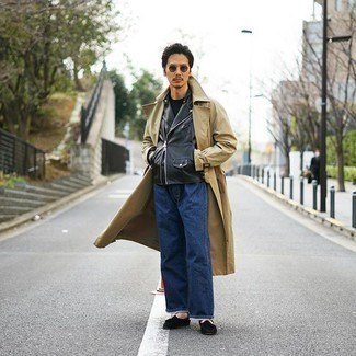 Как носить черную косуху с синими джинсами мужчине