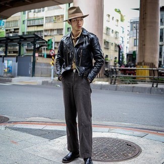 Какие ботинки челси носить с черной косухой мужчине