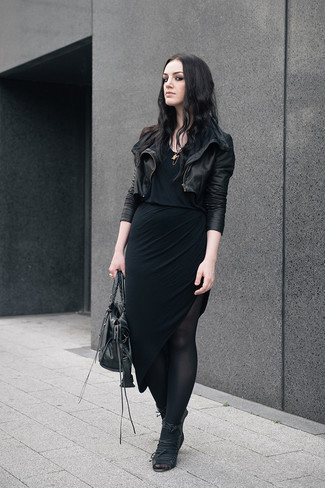 Какие длинные юбки носить с черной косухой