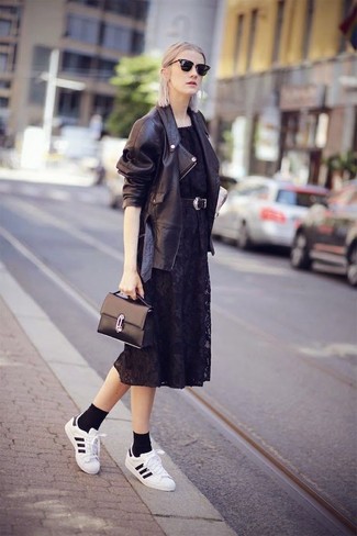 Какие платья-миди носить с черной косухой