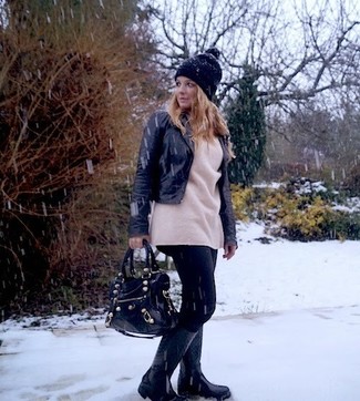 Какие свободные свитера носить с черной косухой