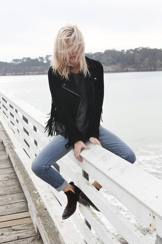 Какие джинсы скинни носить с черной косухой