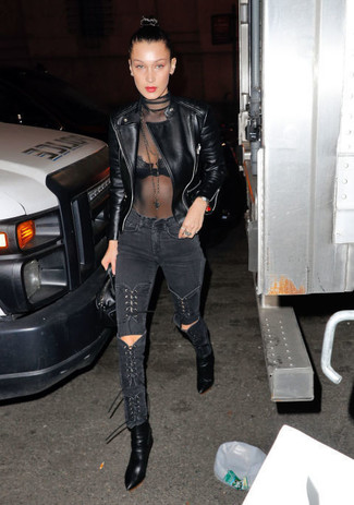 Какие джинсы скинни носить с черной косухой