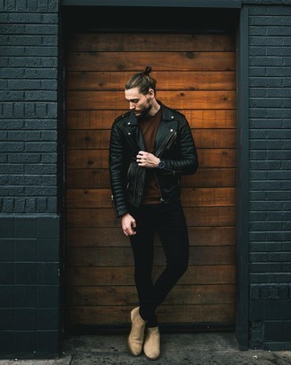 Какие зауженные джинсы носить с черной косухой мужчине