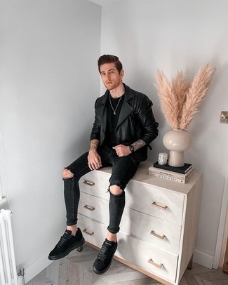 Какие зауженные джинсы носить с черной косухой мужчине