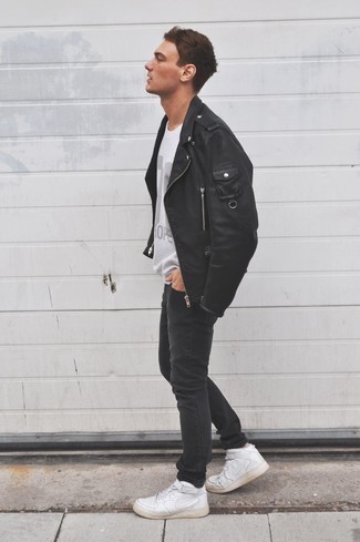 Какие зауженные джинсы носить с черной косухой мужчине