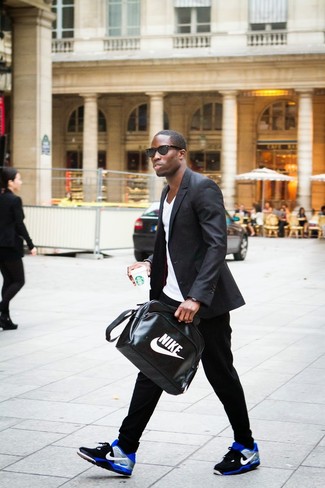 Какие кроссовки носить с черным пиджаком мужчине