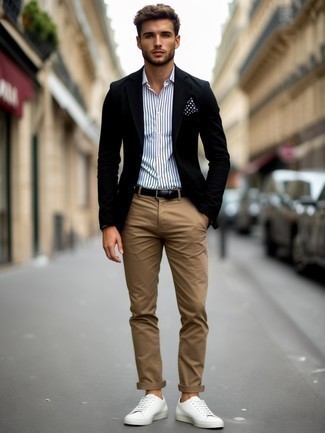 Как носить черный пиджак с бежевыми брюками чинос