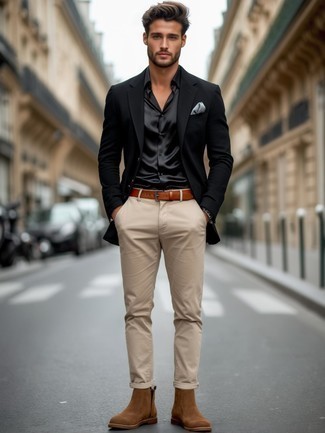 Как носить черный пиджак с бежевыми брюками чинос