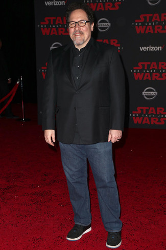 Как носить черный пиджак с черными низкими кедами мужчине