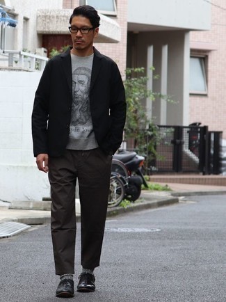 Как носить черный пиджак с коричневыми брюками чинос