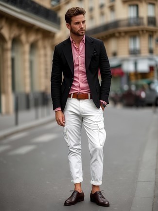 Какие брюки карго носить с черным пиджаком