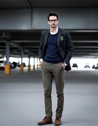 Как носить черный пиджак с темно-серыми брюками чинос