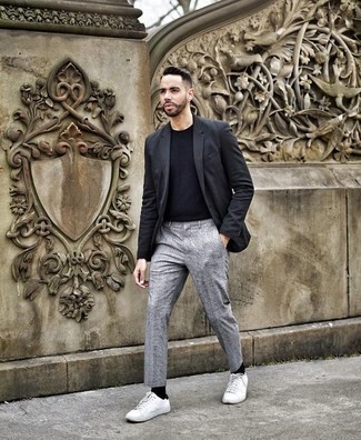 Как носить черный пиджак с темно-серыми брюками чинос