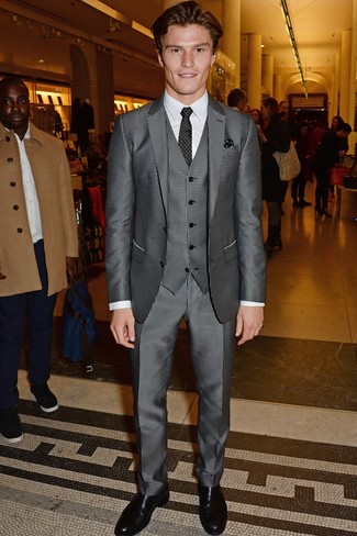 Какие ботинки челси носить с черным пиджаком мужчине