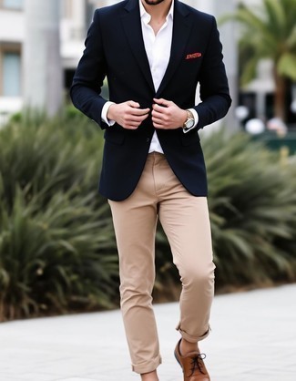 Какие брюки чинос носить с черным пиджаком