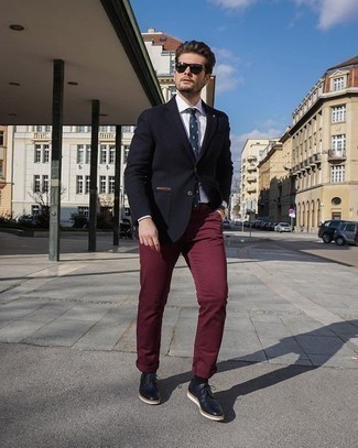 Какие брюки чинос носить с черным пиджаком