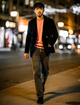 Какие свитера с круглым вырезом носить с черным пиджаком мужчине