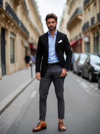 Какие классические брюки носить с черным пиджаком мужчине