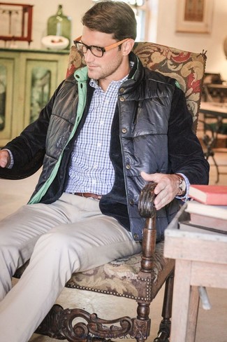 Какие куртки без рукавов носить с черным пиджаком мужчине