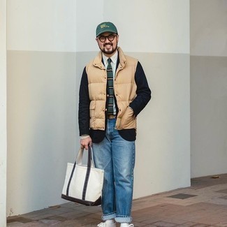 Какие куртки без рукавов носить с черным пиджаком мужчине