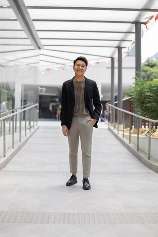 Как носить черный пиджак с серыми брюками чинос