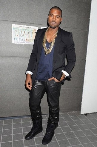 Какие высокие кеды носить с черным пиджаком мужчине