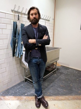 Какие джинсы носить с черным пиджаком мужчине